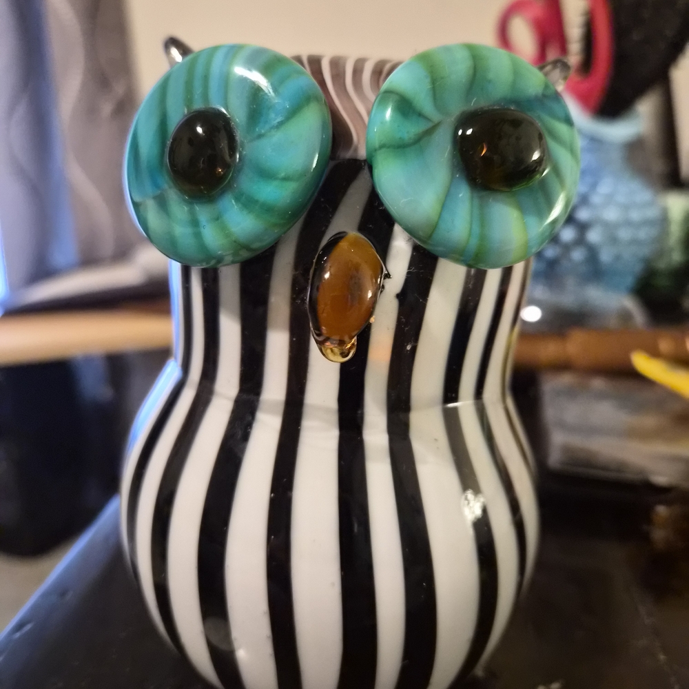 Handblown Owl Big Eyes Big Curiousity Art Glass Figurine